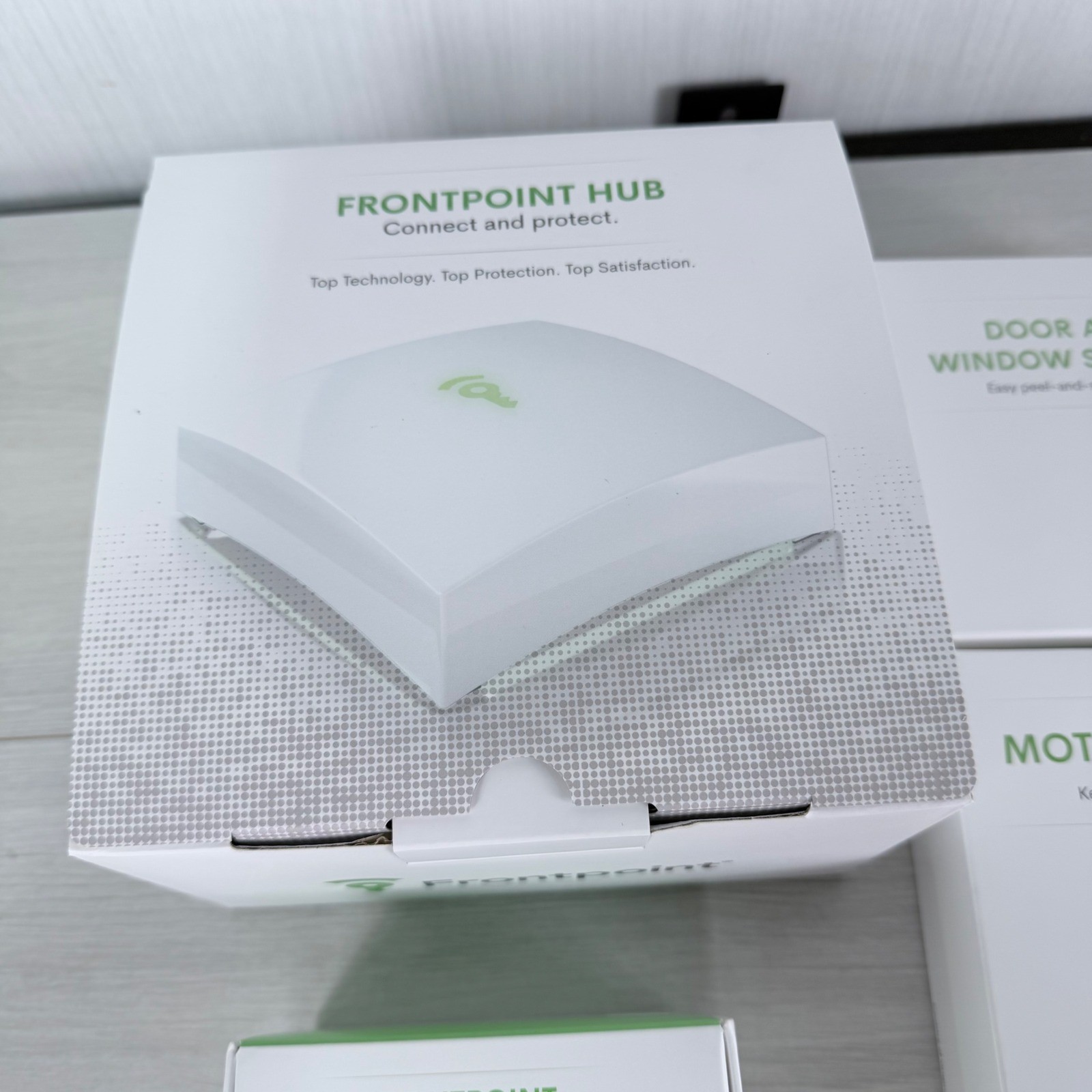 Frontpoint Home Security System Safehouse 6 Piece Kit Hub Doorbell Sensors
