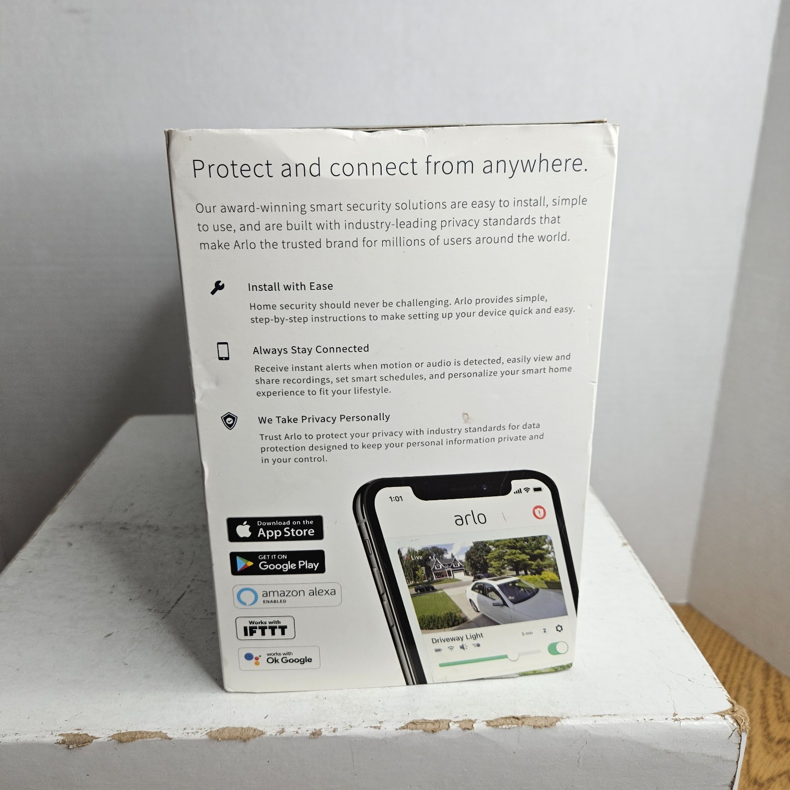 Arlo Pro 3 FB1001-100NAS Floodlight Indoor/Outdoor Security Camera – White