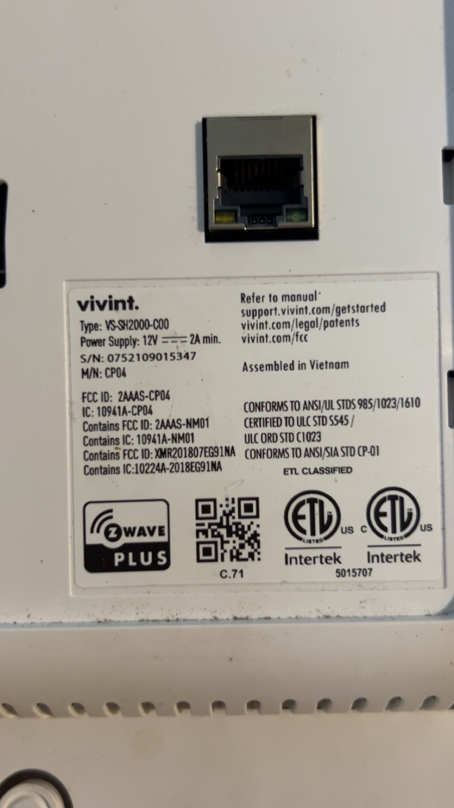 Vivint Smart Hub control panel (Model VS-SH2000-C00)
