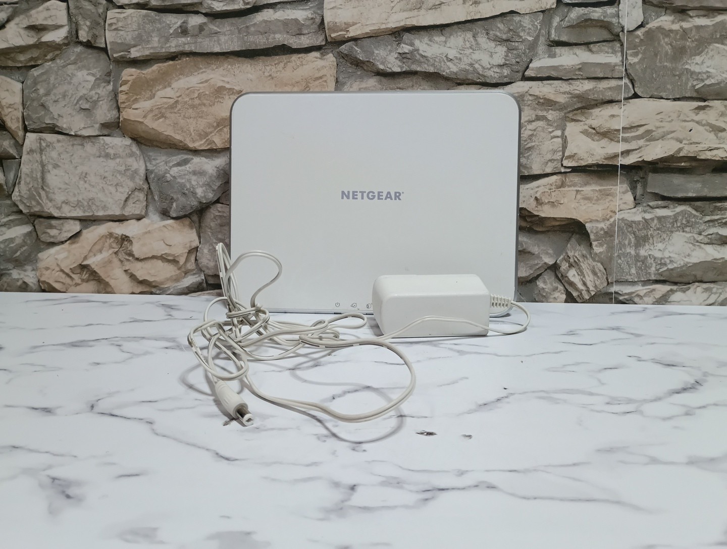 NETGEAR VMB3000 Arlo Base Station with Power Adapter