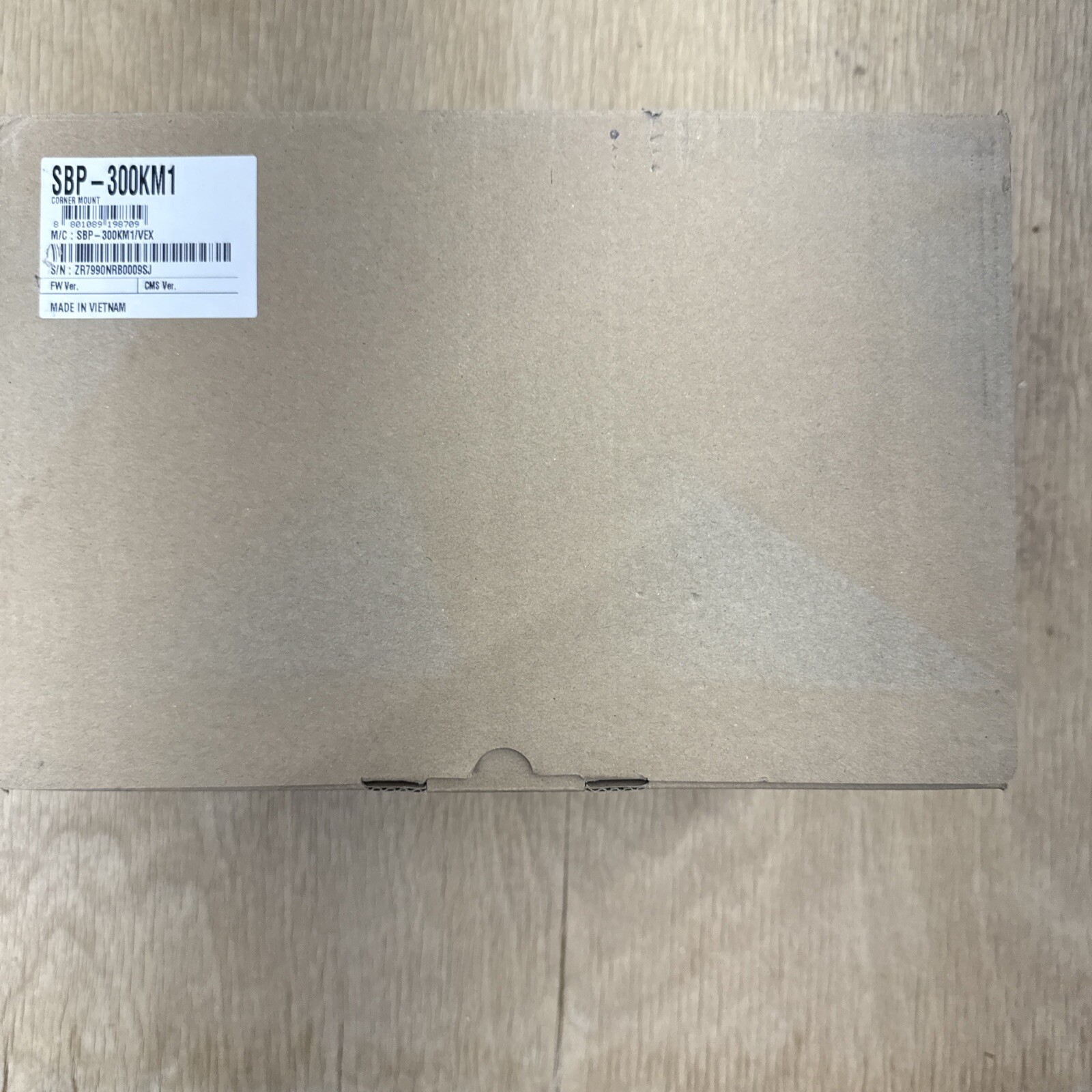 Hanwha Techwin SBP-300KM1 Corner Mount Base white Color Security Accessory