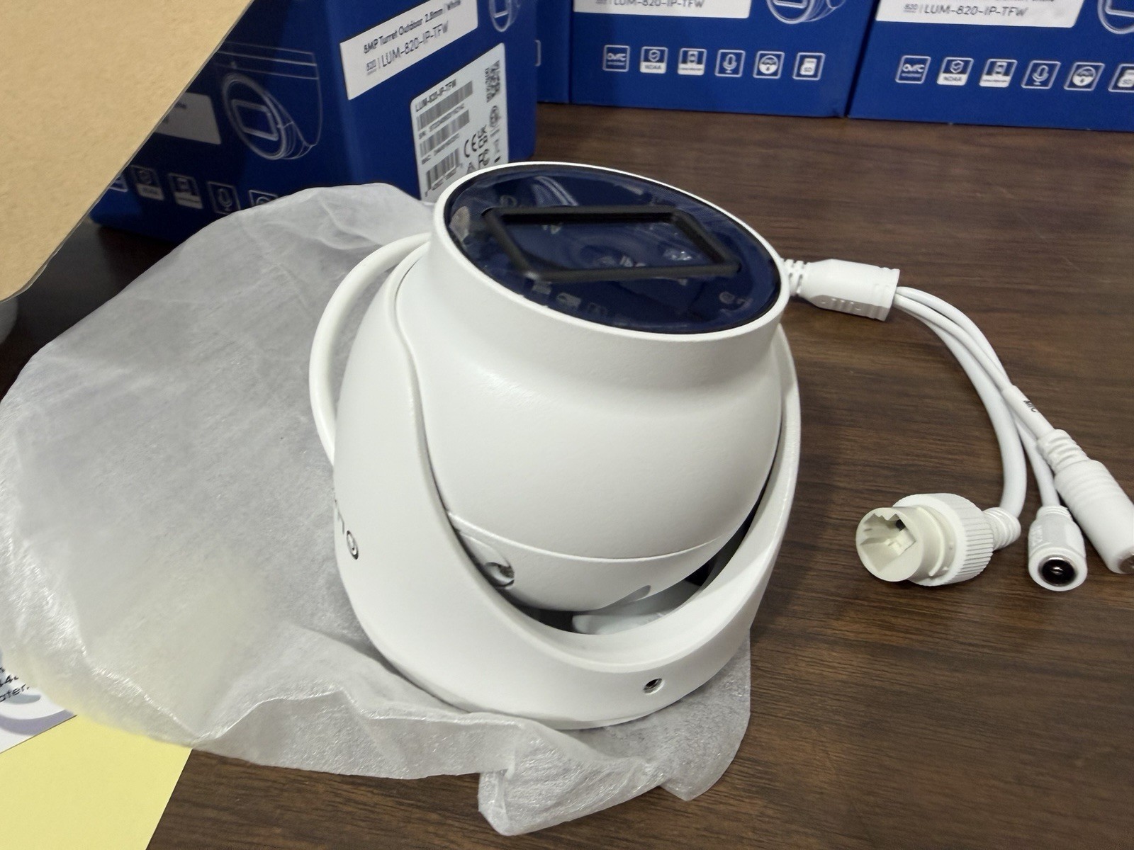 Luma Surveillance LUM-820-IP-TFW 8MP IP Turret Camera White Microphone PRICE (1)