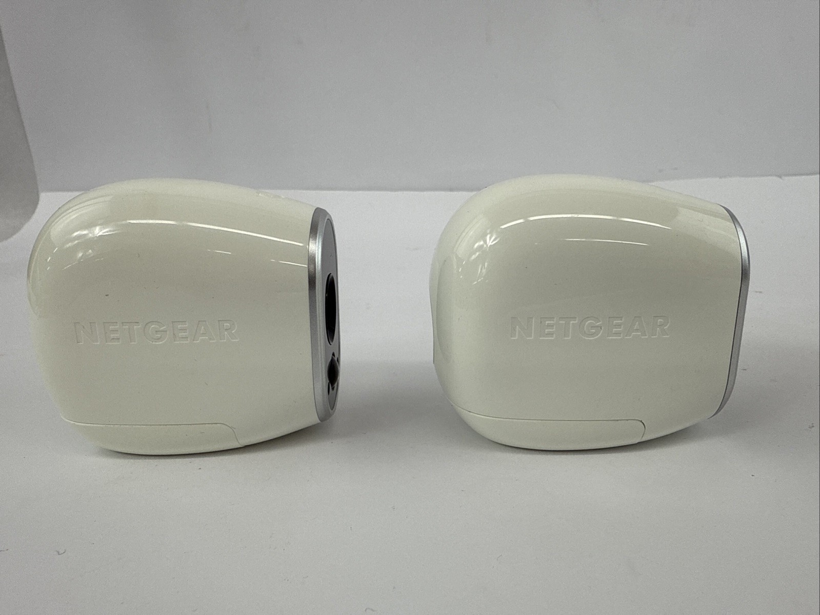 2 NETGEAR ARLO VMC3030 Indoor/Outdoor Security Cameras with Mounts Untested