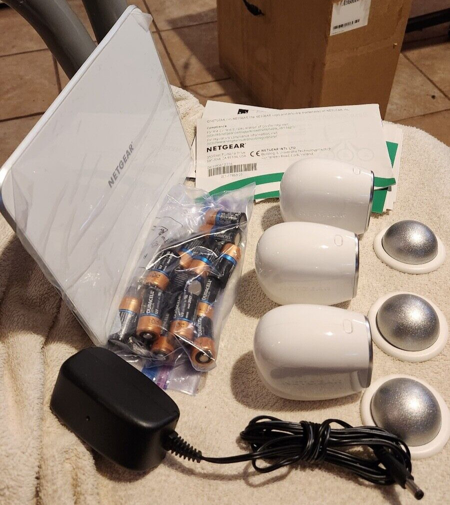 Arlo by NETGEAR Security System 3 Wire Free HD Camera Indoor/Outdoor – USED