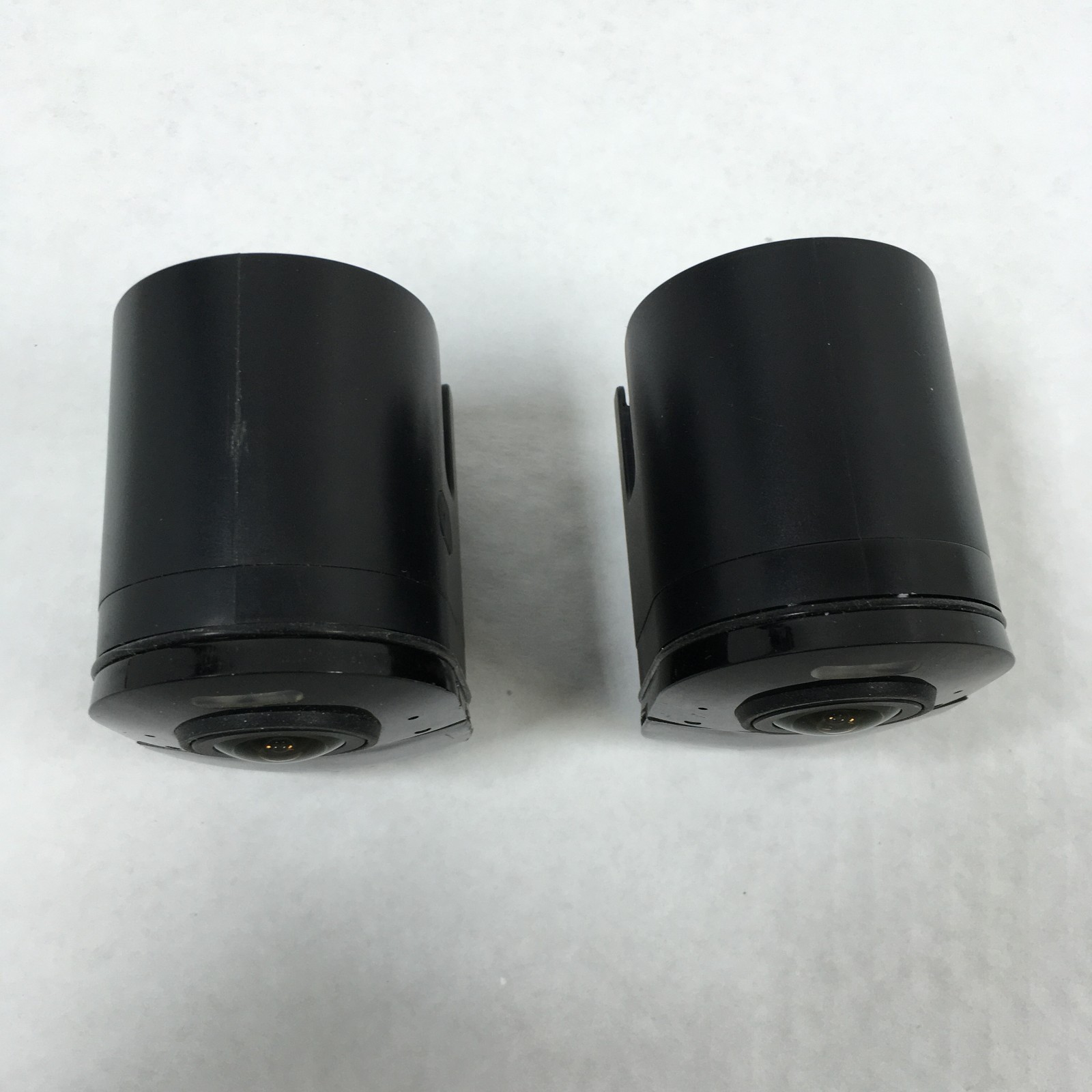 Pack of 2 Arlo Ultra VMC5040 4K Ultra UHD Camera NO Battery/NO Housing (Accept.)