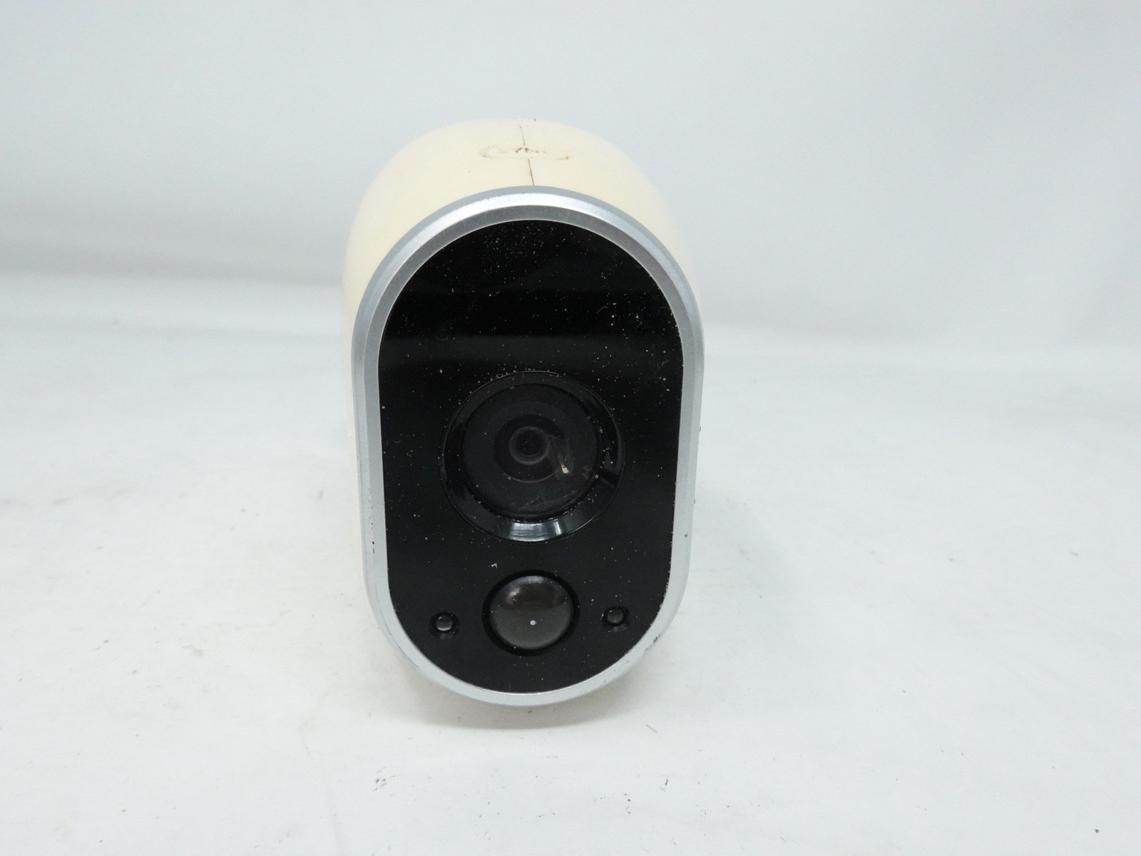 Netgear Arlo VMC3030 HD Wireless Add-On Security Camera With Magnetic Mount