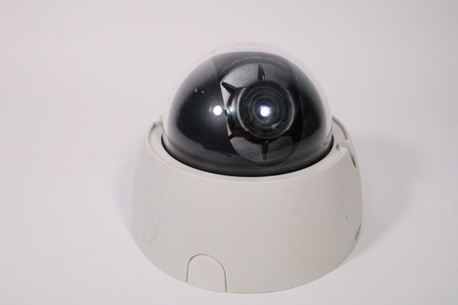 Avigilon 1.0-H3-D1 1MP H.264 IP Indoor Varifocal Dome Camera 1280 x 720 IPv4 (2)