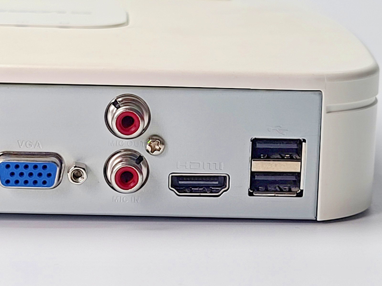 4K ULTRA HD NETWORK LOREX VIDEO RECORDER with 4 Channels NR810 Series