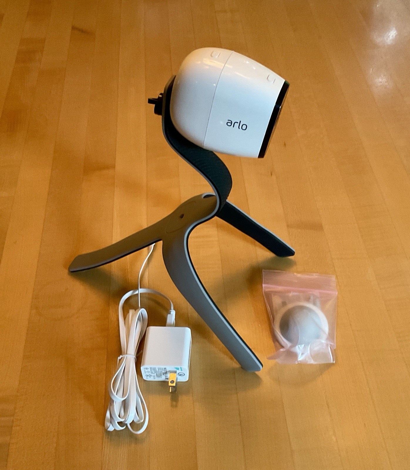 Arlo Pro Camera VMC4030 and Base Station VMB4000