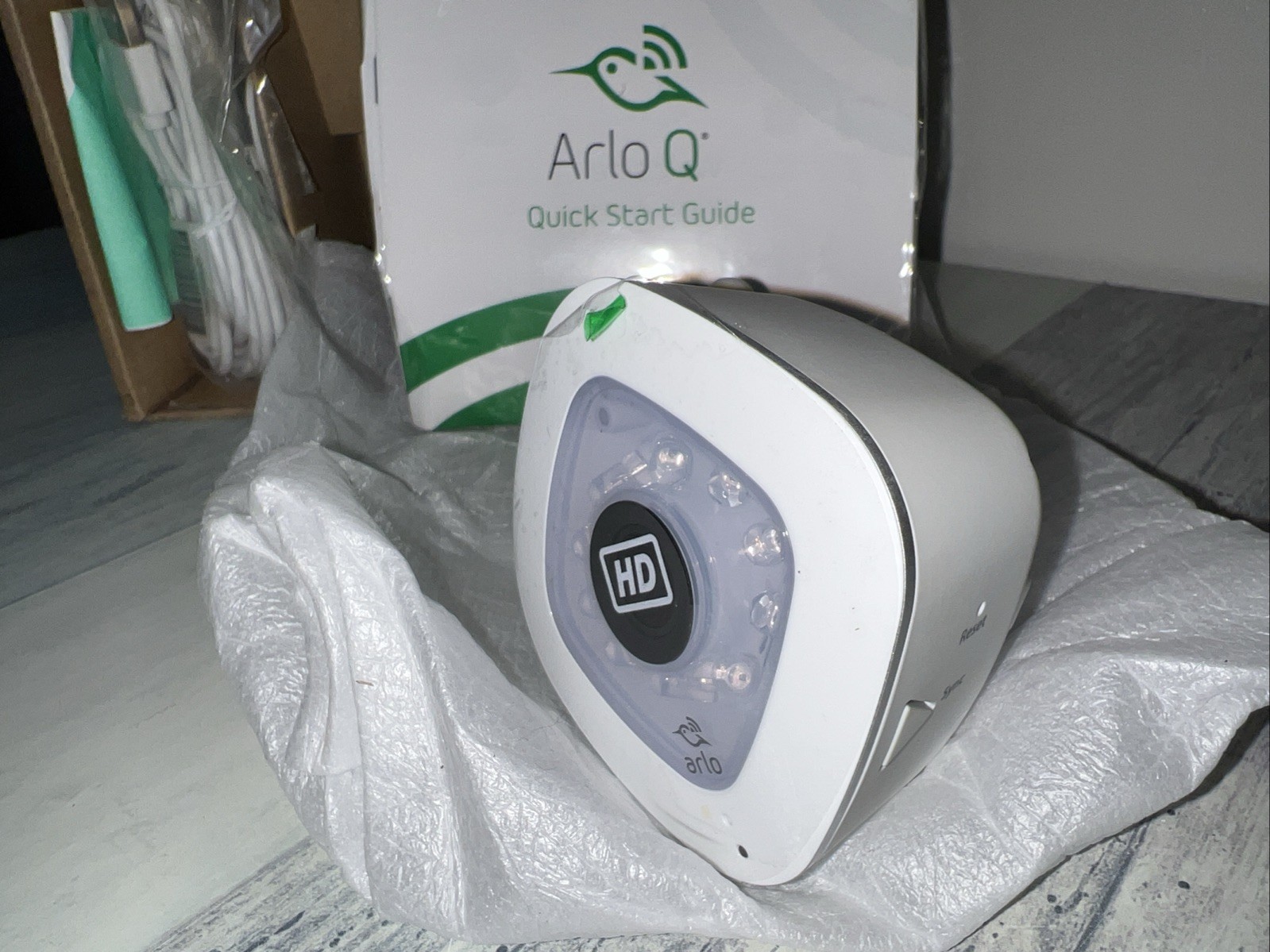 Arlo Q VMC3040 1080p HD Wireless Security Camera w/Speaker & Microphone