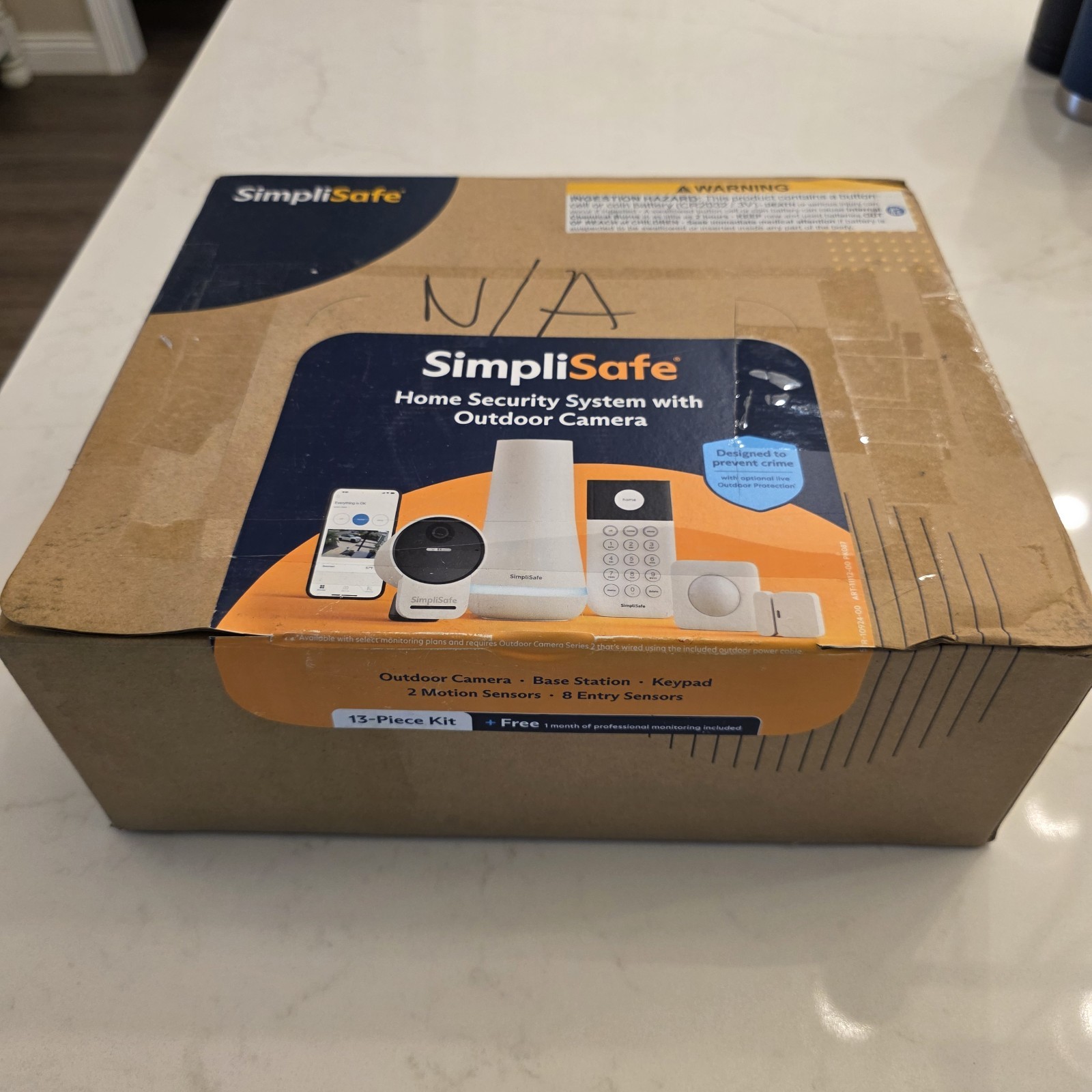 SimpliSafe 13 Pc Kit-1 Outdoor Camera-1 Base-1 Keypad-2 Motion & 8 Entry Sensors