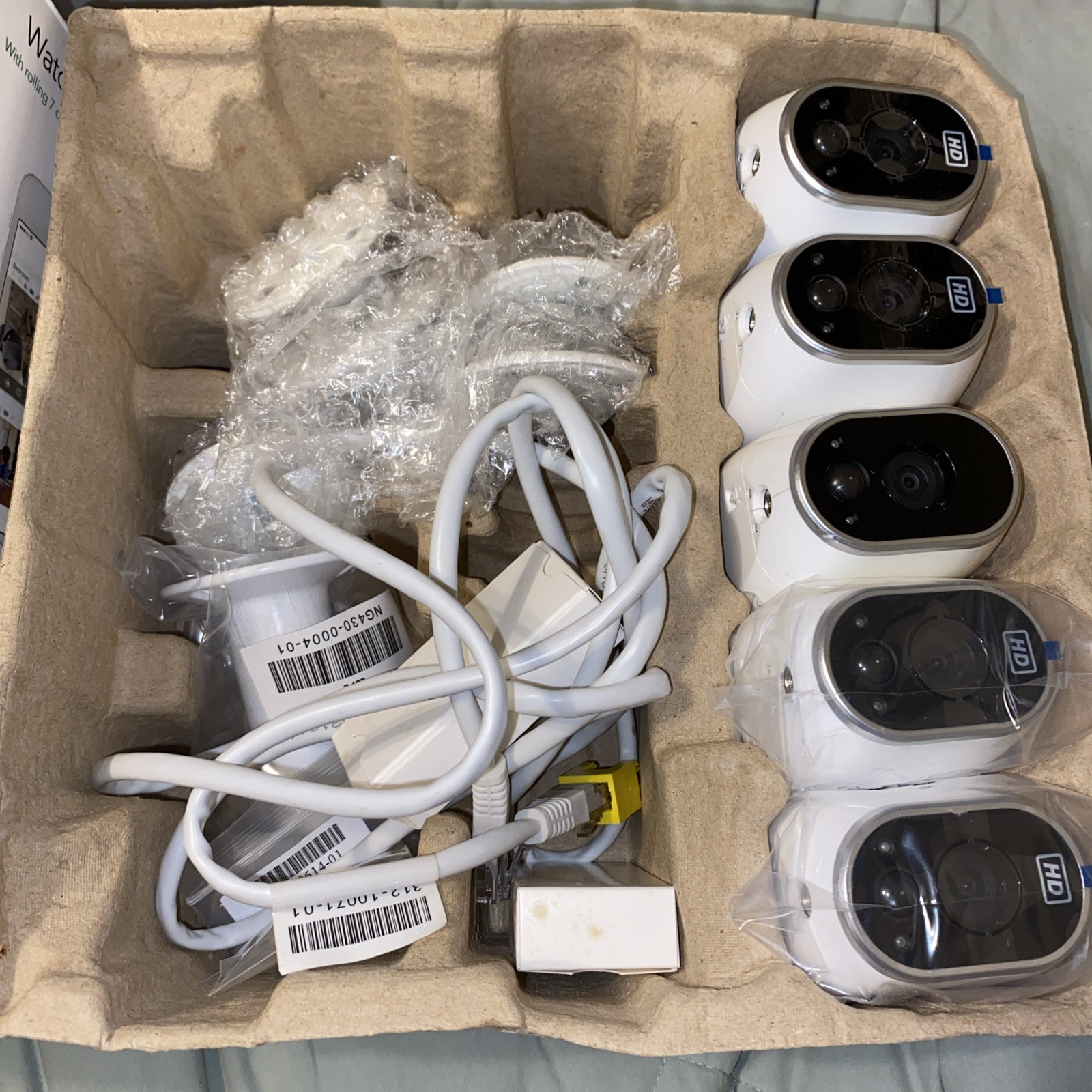 Arlo Wireless Home Security 5 Camera Kit VMS3530-100NAS – WHITE –