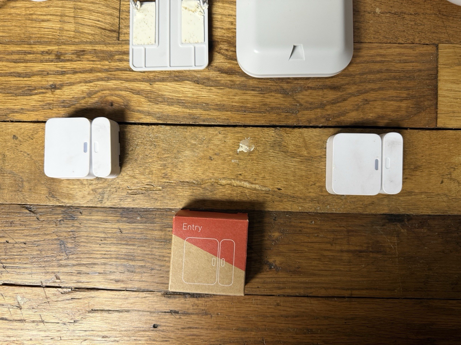 SimpliSafe Home Security System Base Station Keypad Motion and 3 Entry Sensors