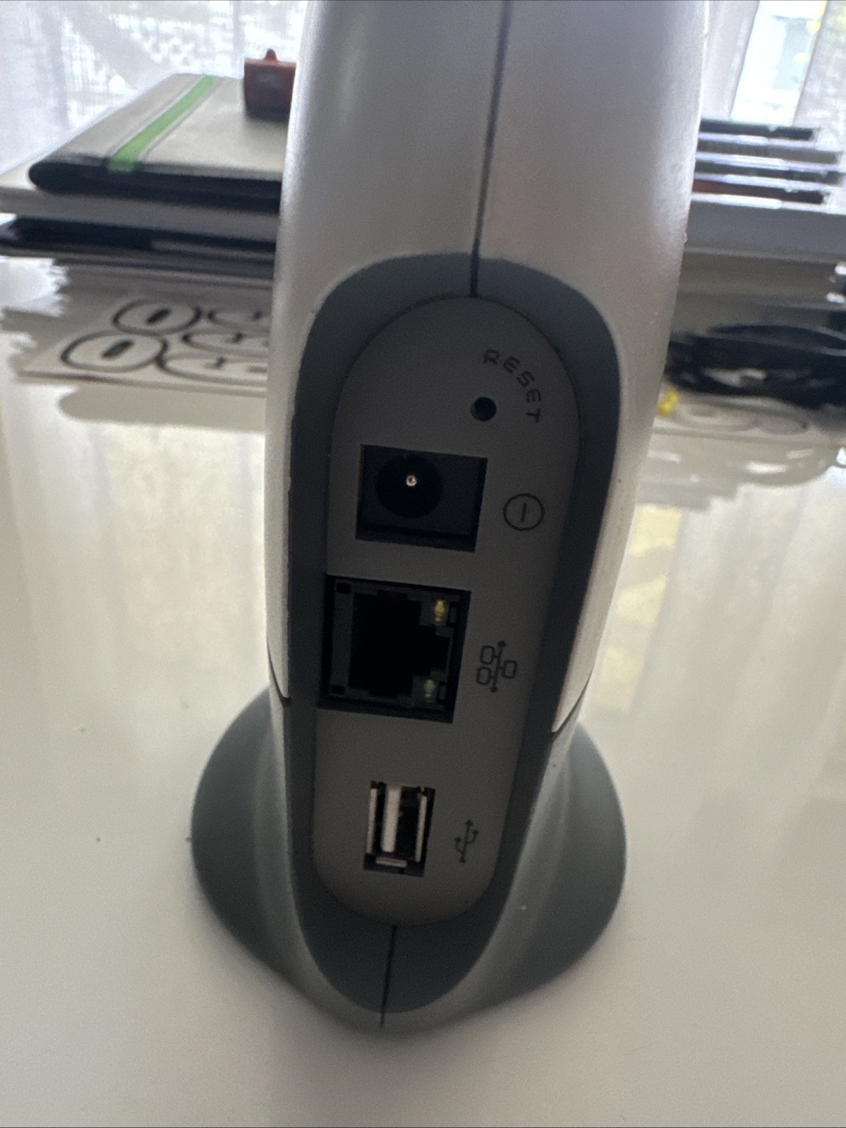 NETGEAR VueZone Wire-free Video Monitoring System BASE STATION/Gateway GW2010
