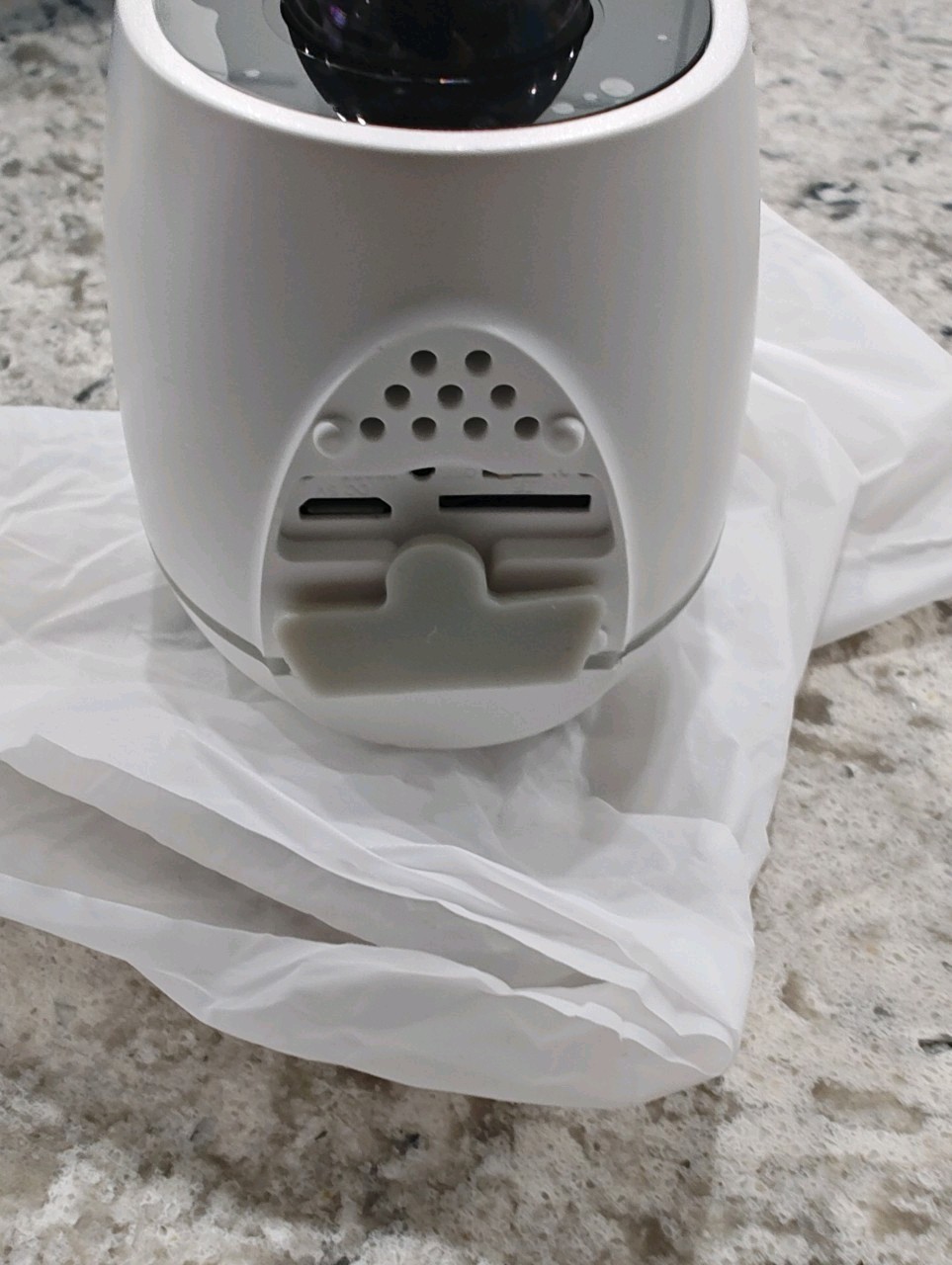 Wi-Fi Camera 720 X 1280, 2.4 GHz, Speakers & Microphone, Memory Card White