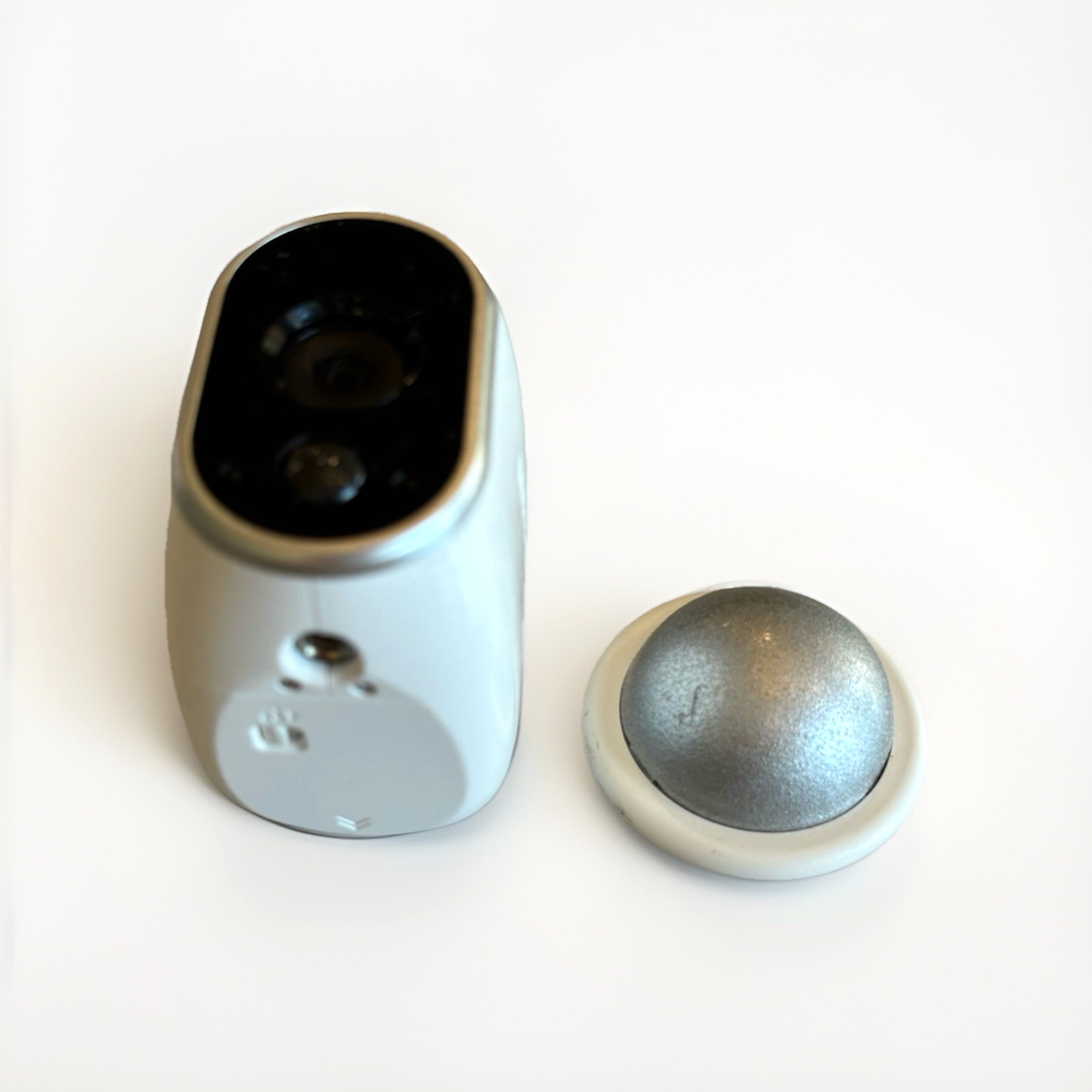 Arlo NETGEAR VMC3030 Add-on HD Security Camera Wire-Free No Battery