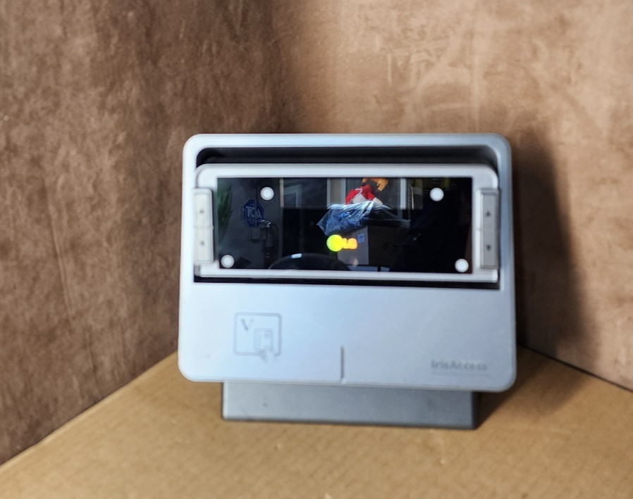 LG IRISACCESS iCAM 4000R Advanced Multifactor Biometric Iris ID Reader