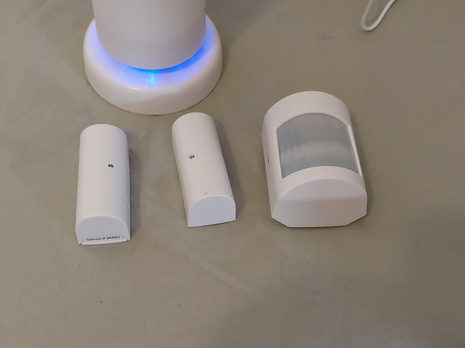 SimpliSafe Secured Home Wireless Security System 5 Piece Kit