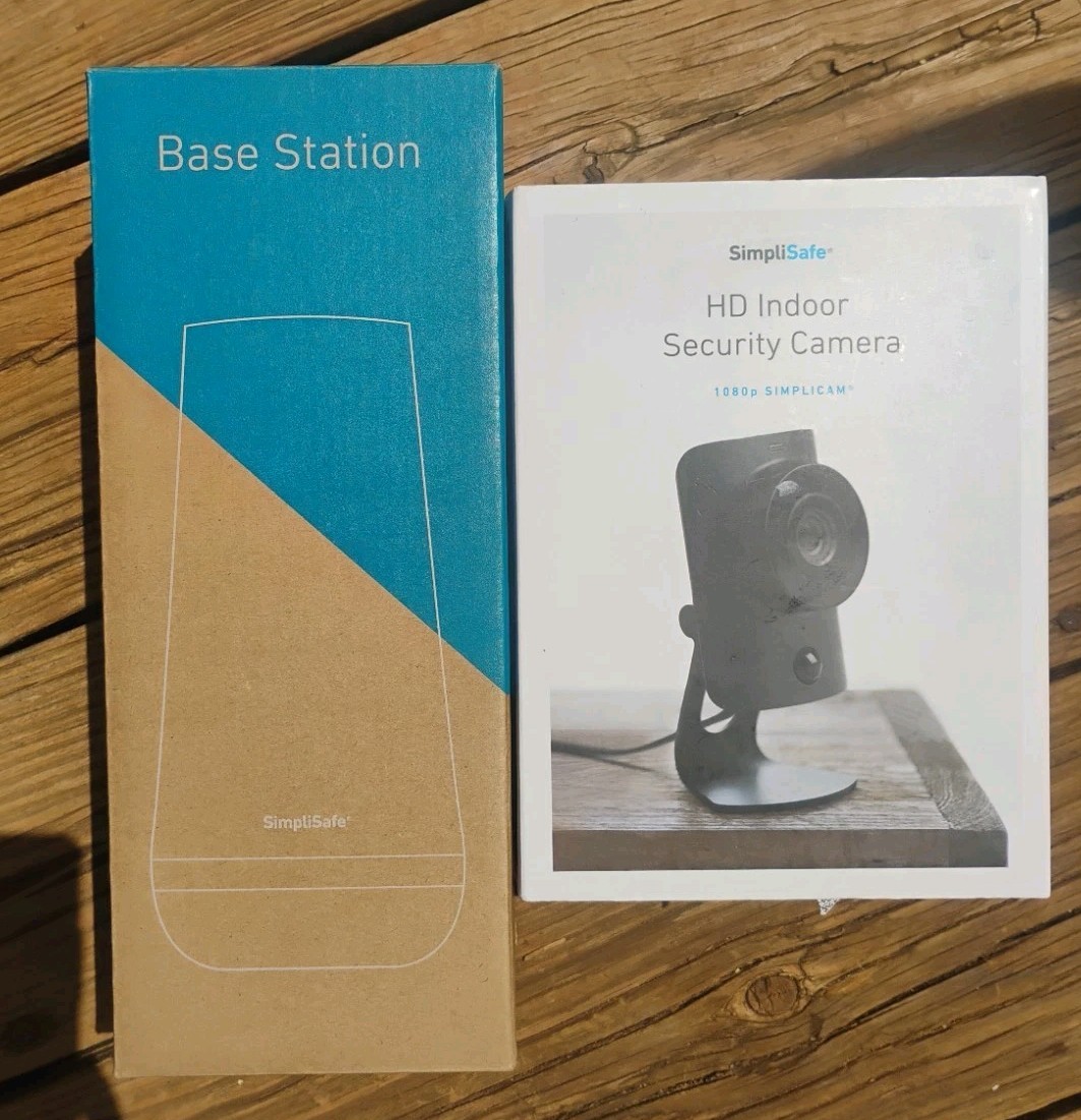 SimpliSafe SimpliCam 1080p Wireless Security Camera Black With Base Station New