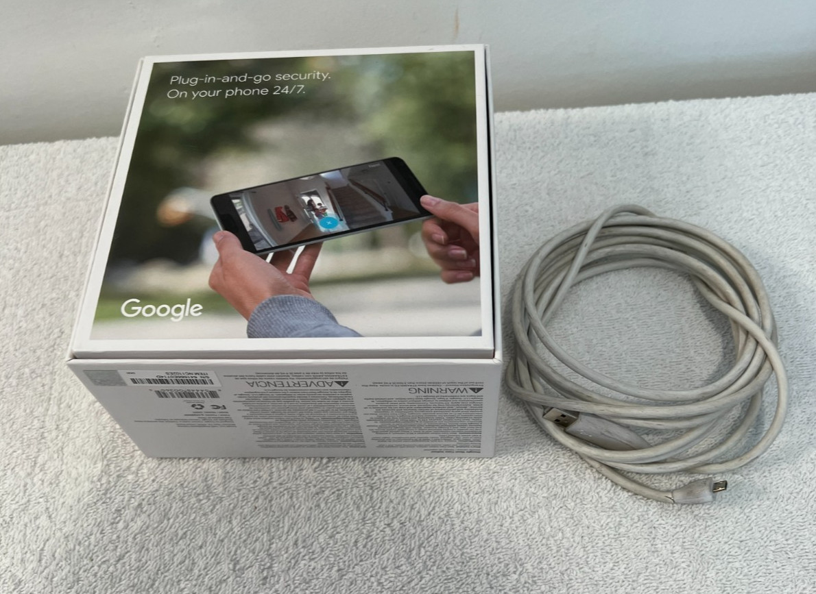 Google Nest Cam Indoor Security Camera 1st Generation USED W BOX COMPLE NC1102ES