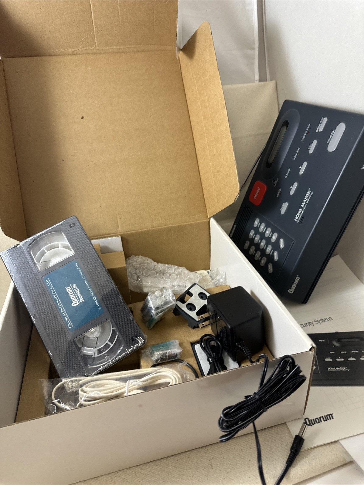 Quorum Home Master HM-100 Security System with remote , cassette , AC adapter