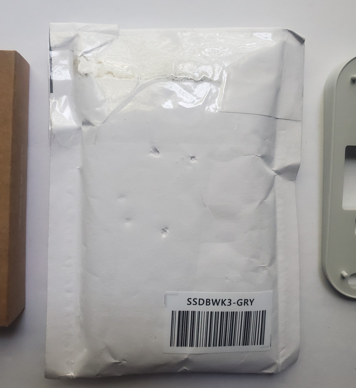 Simplisafe Doorbell Angle Kit SSDBWK3 with USB Cable and Screws Bundle – Gray