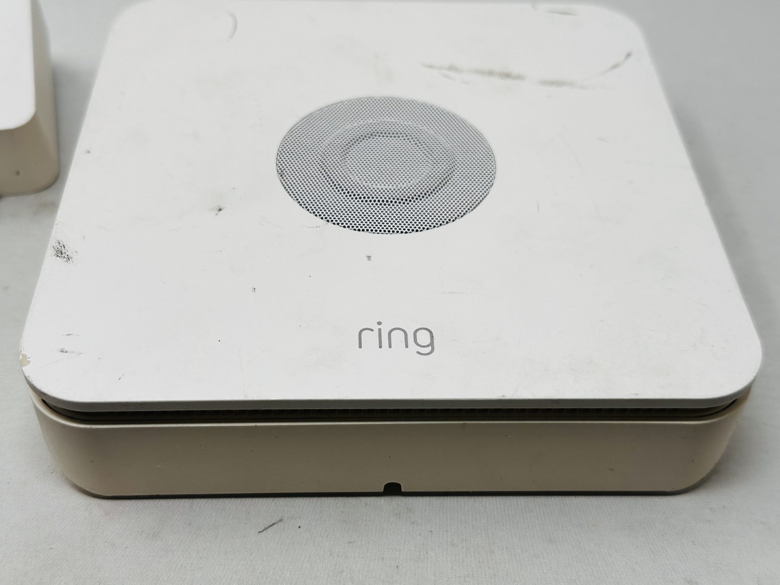 Ring Alarm Base Station 2nd Gen Z-Wave Plus Hub Model 4HB1U9-0EN0 w/ Power Adapt