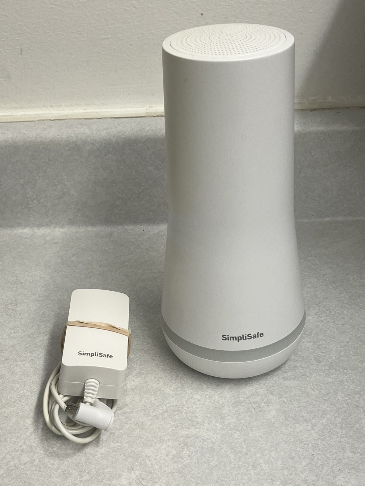 SimpliSafe Wireless Home Security Base Station (SSBS3) & Keypad (SSKP3)