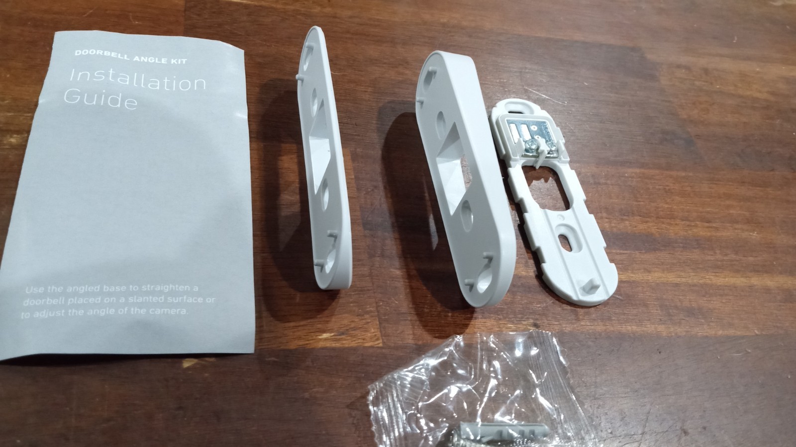 SimpliSafe Wedge Kit With Mounting Screws With Allen Locking Torx Screw.