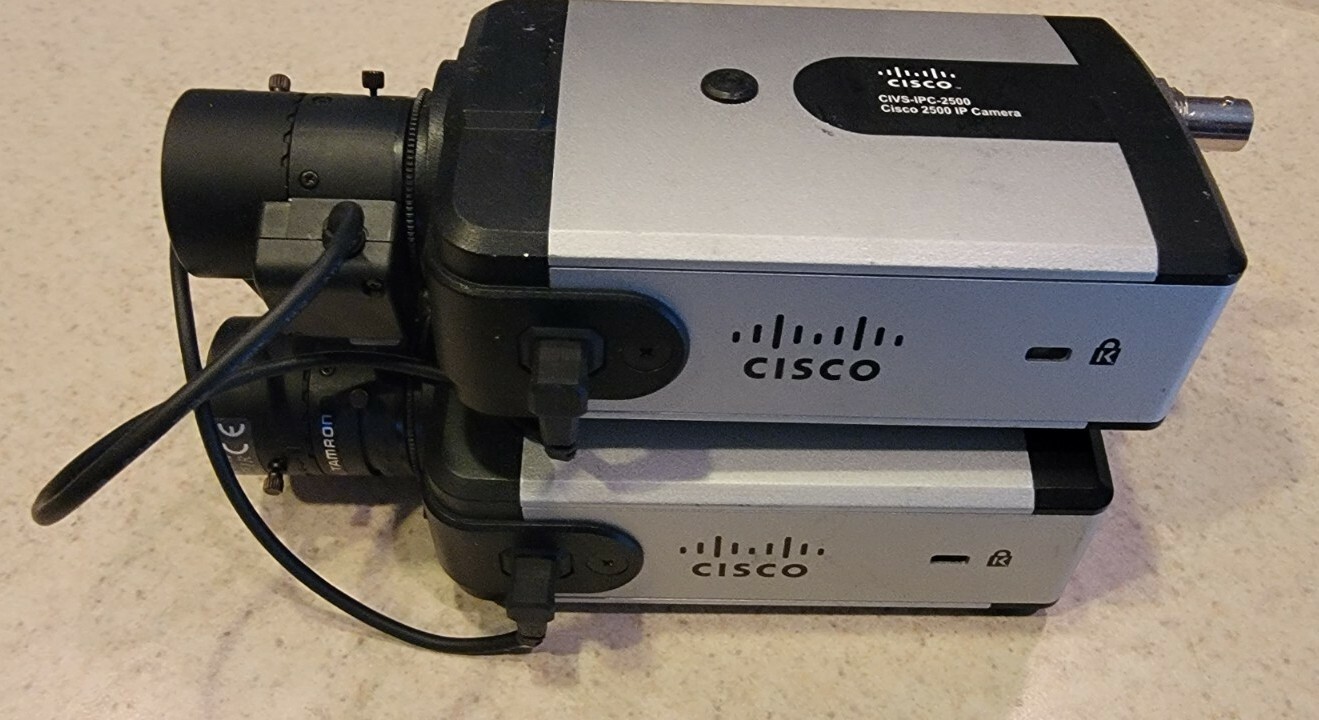 Lot of 2 – Cisco CIVS-IPC-2500 Video Surveillance 2500 Series IP Camera
