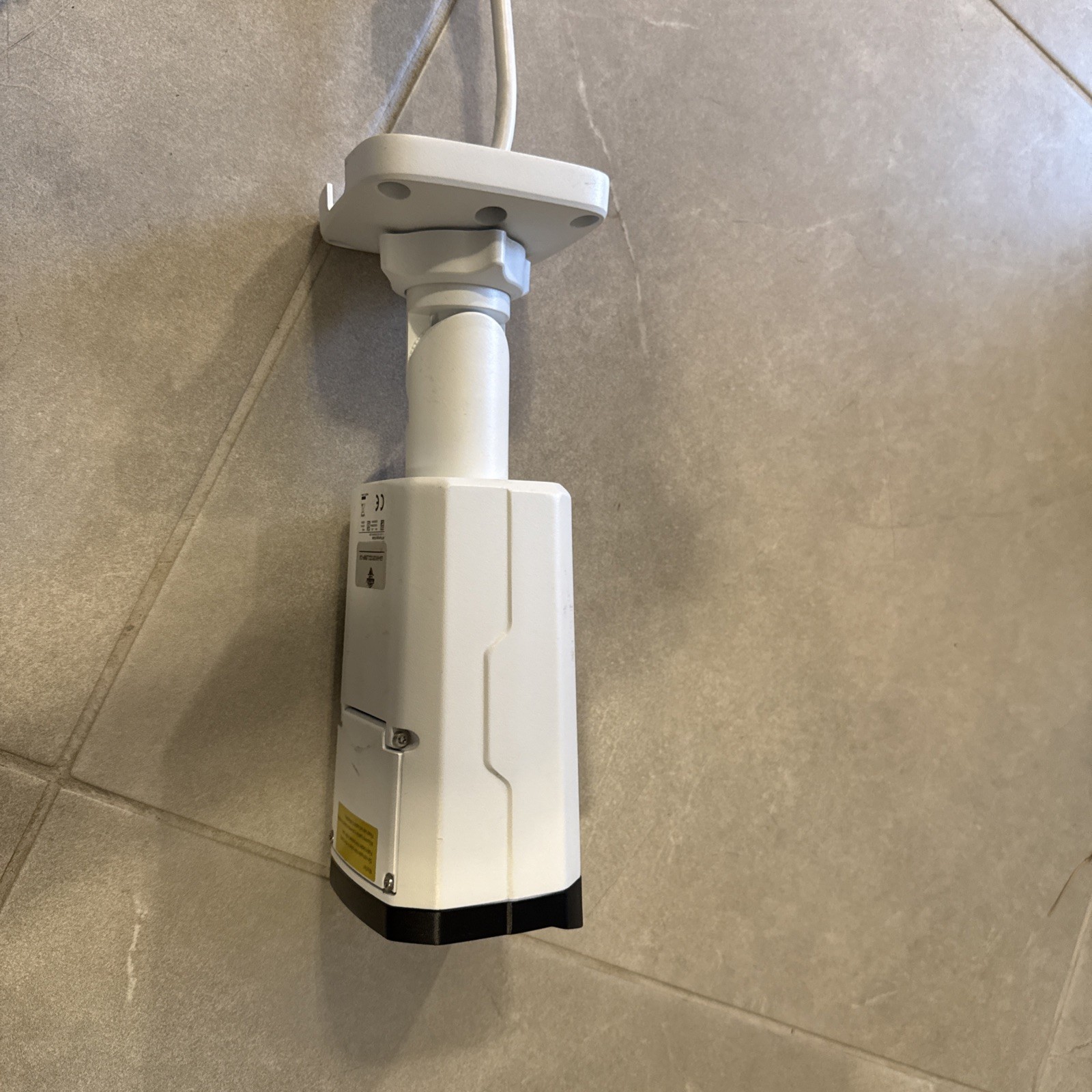 Uniview Tec 5MP IP Bullet Camera 2.8-12mm MVF Lens, TDN, DWDR, IP67 Case, IR,12V