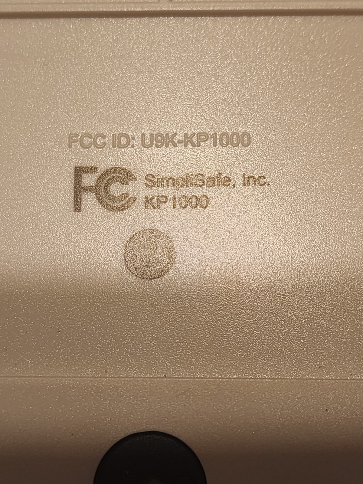 SimpliSafe SimpliCam SSCM1 Indoor Security Camera & Simplisafe Keypad KP1000