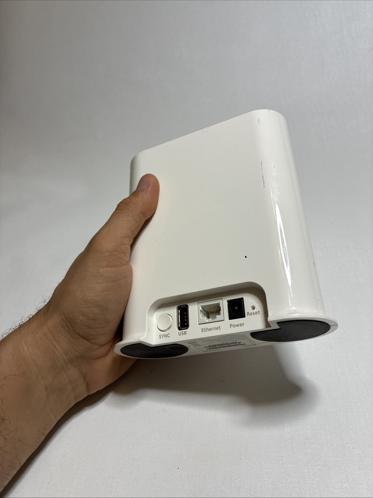 Arlo Pro SmartHub Connects Arlo Cameras to Wi-Fi VMB4540 Device Only No Cord