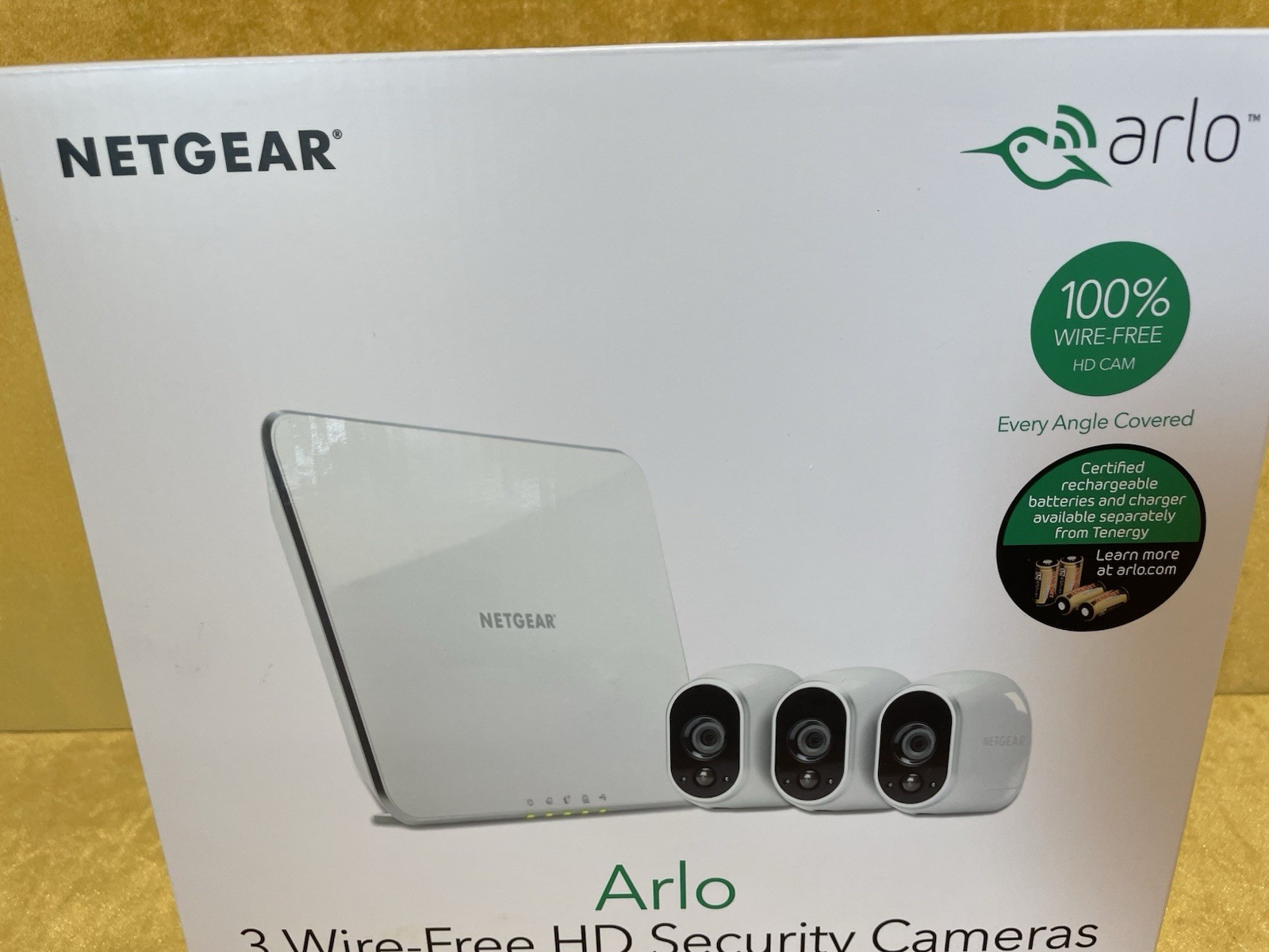 NETGEAR VMS3330-100NAS 3 HD Wireless Security Camera system (3pack) new in box