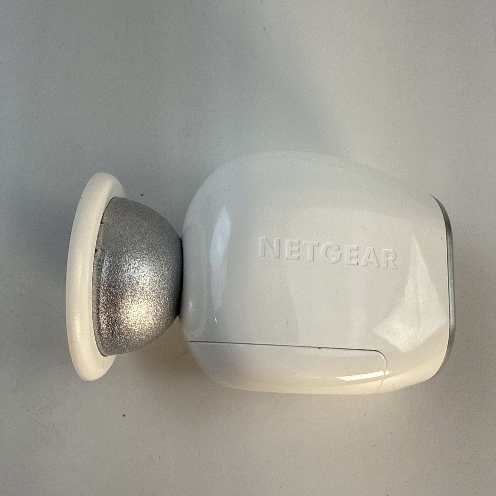 Netgear Arlo VMC3030 HD Wireless Add-On Security Camera With Magnetic Mount