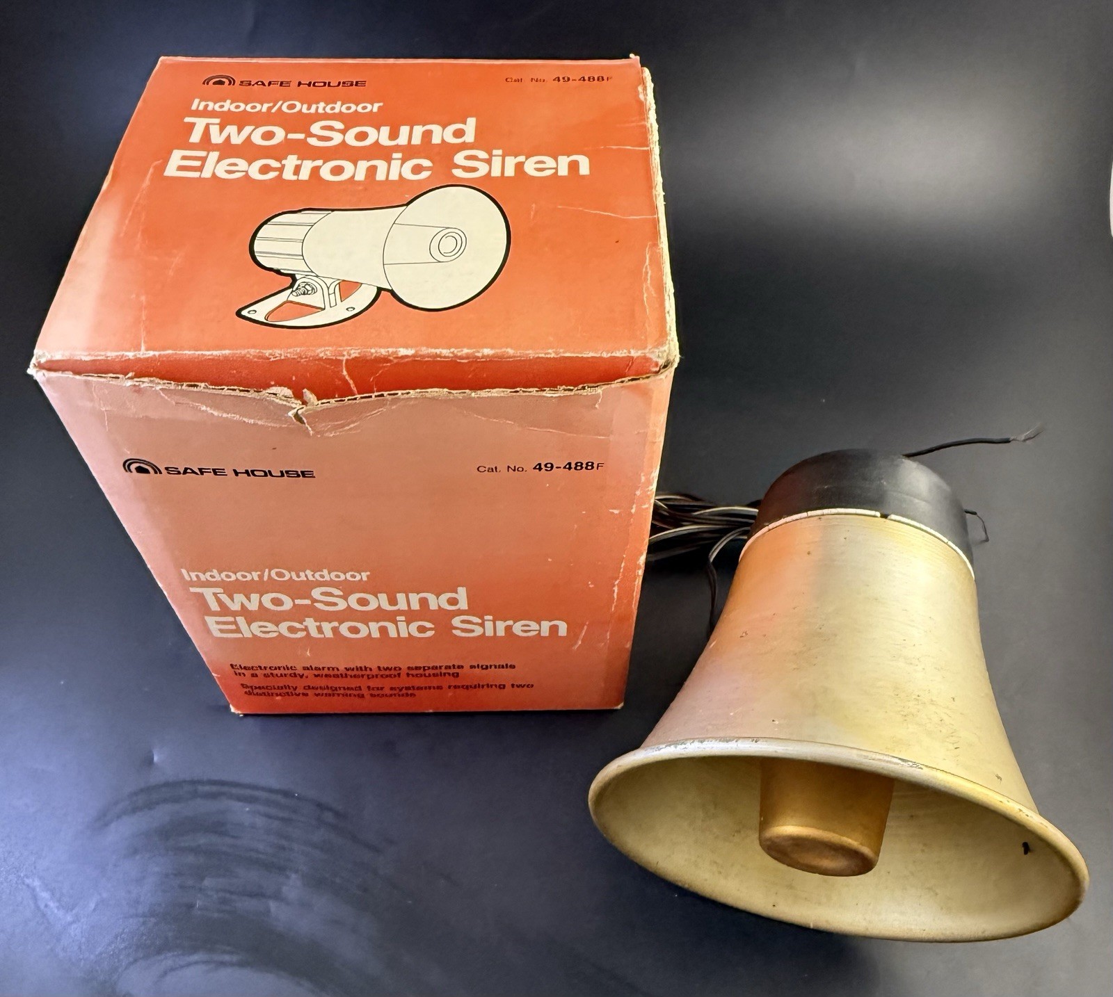 NOS Radio Shack Indoor/Outdoor Two Sound Electronic Siren Alarm 49-488f VB1