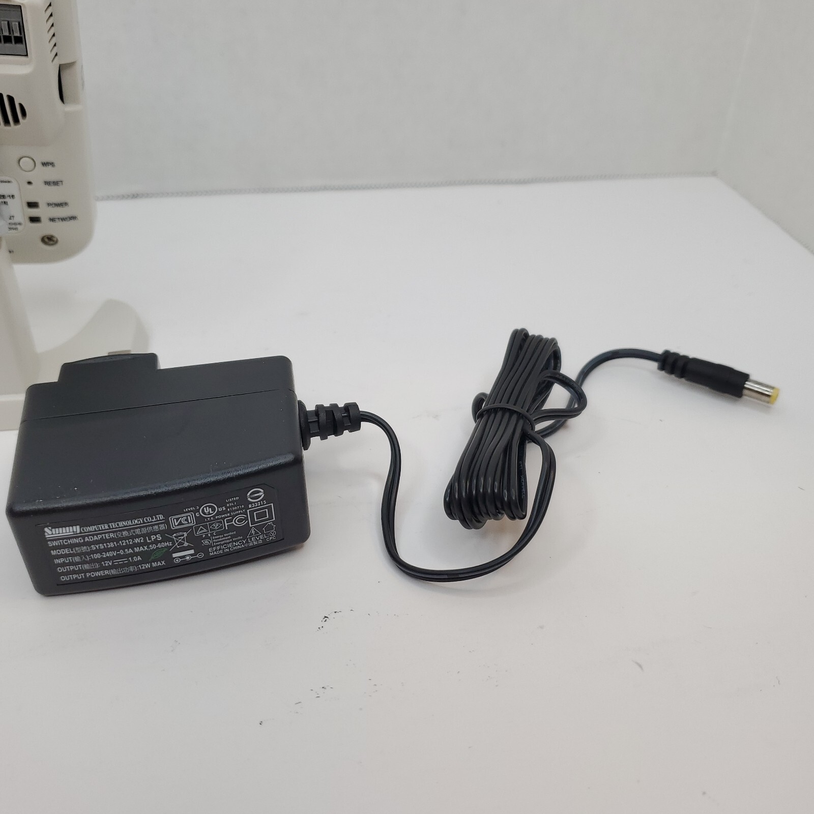 LifeShield SCH1R1-29 White/Black Wired Di Camera with Stand and Power Cable