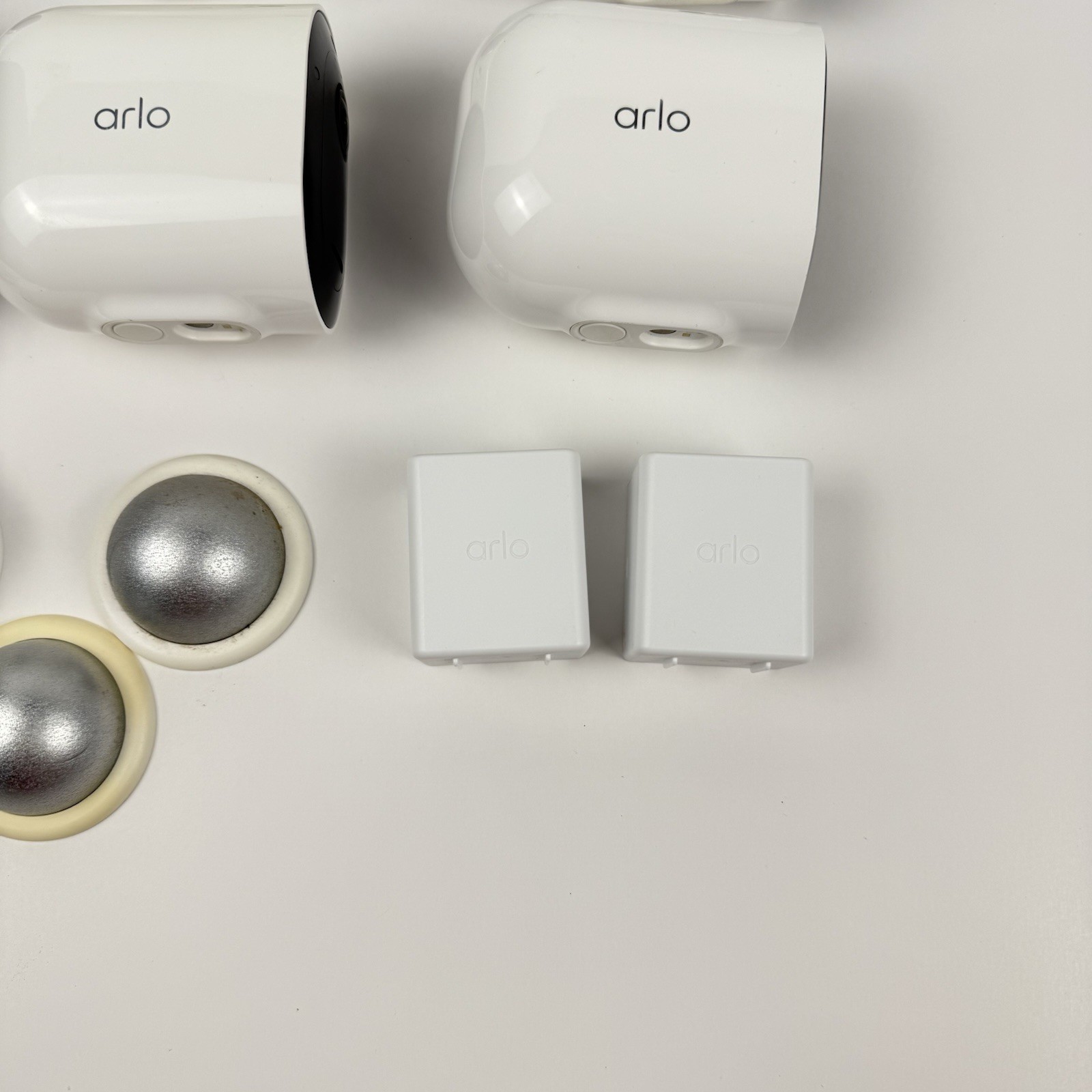 NETGEAR & ARLO VMB3500 Security System Bundle With 6 Cameras, Base, Mounts, Cord