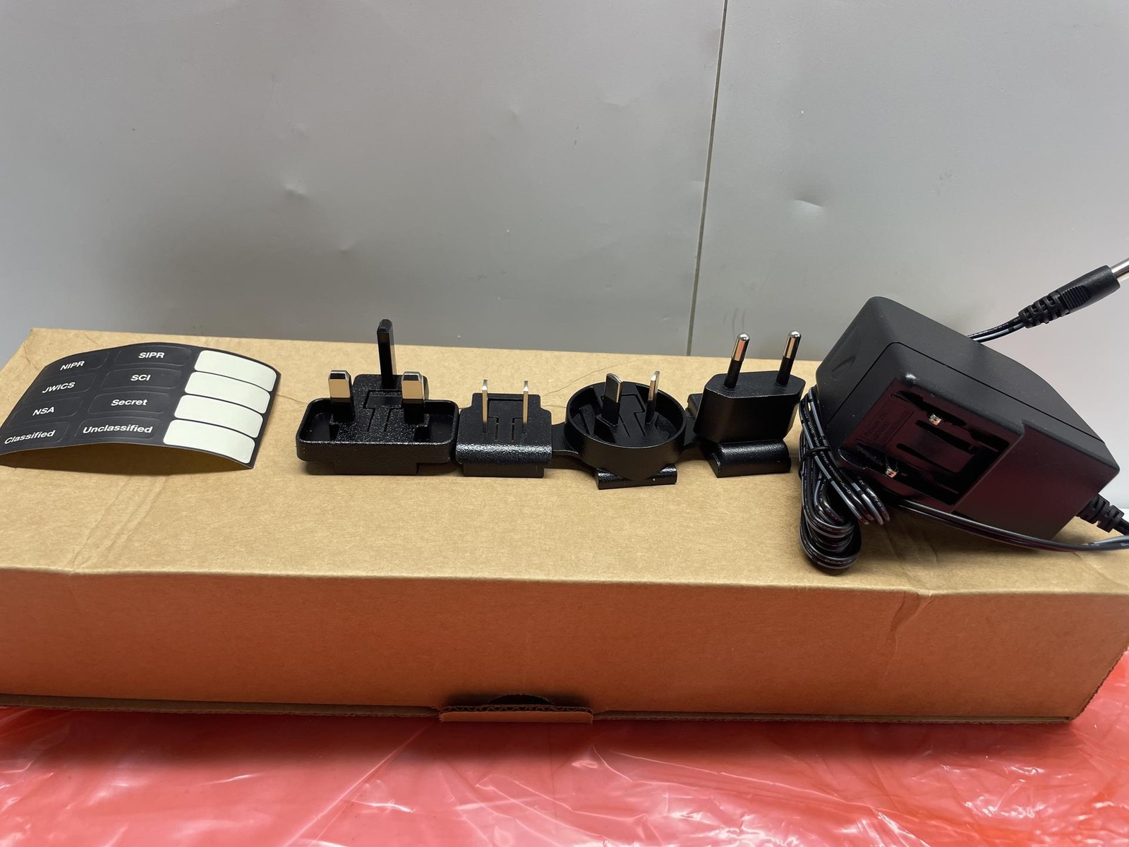 Belkin Universal 2nd Gen Secure F1DN202KVMUN4 KVM Switch, 2-Port Dual Head w/CAC