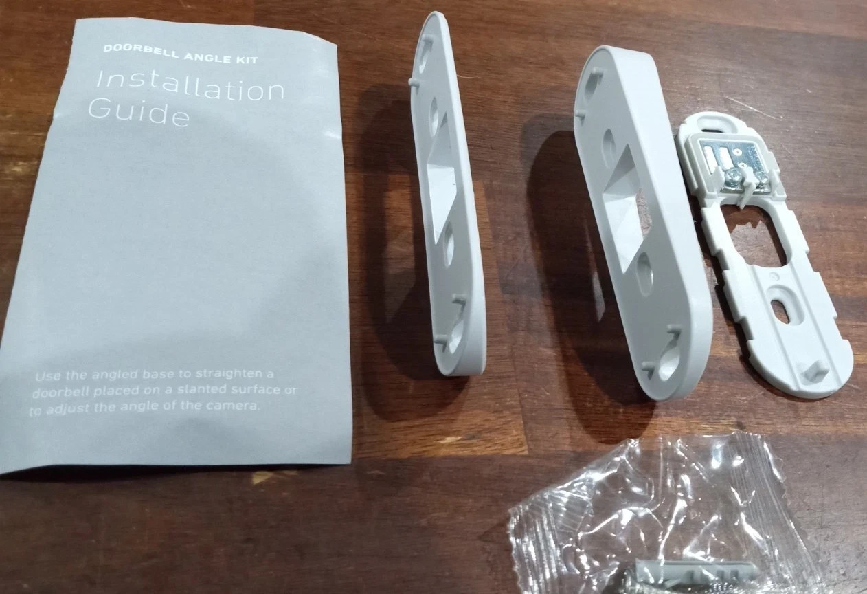 SimpliSafe Wedge Kit With Mounting Screws