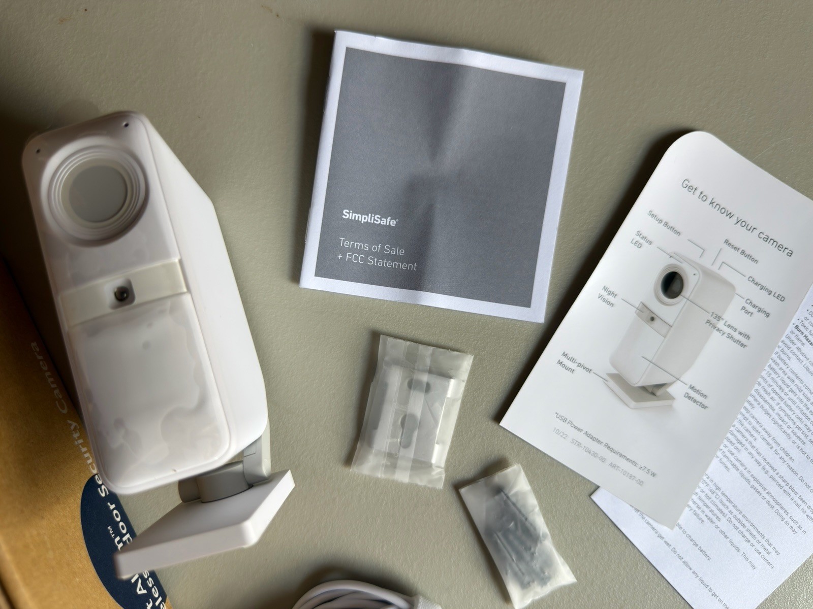 SimpliSafe CM006 Smart Alarm Night Vision Motion Camera Wireless Indoor Security