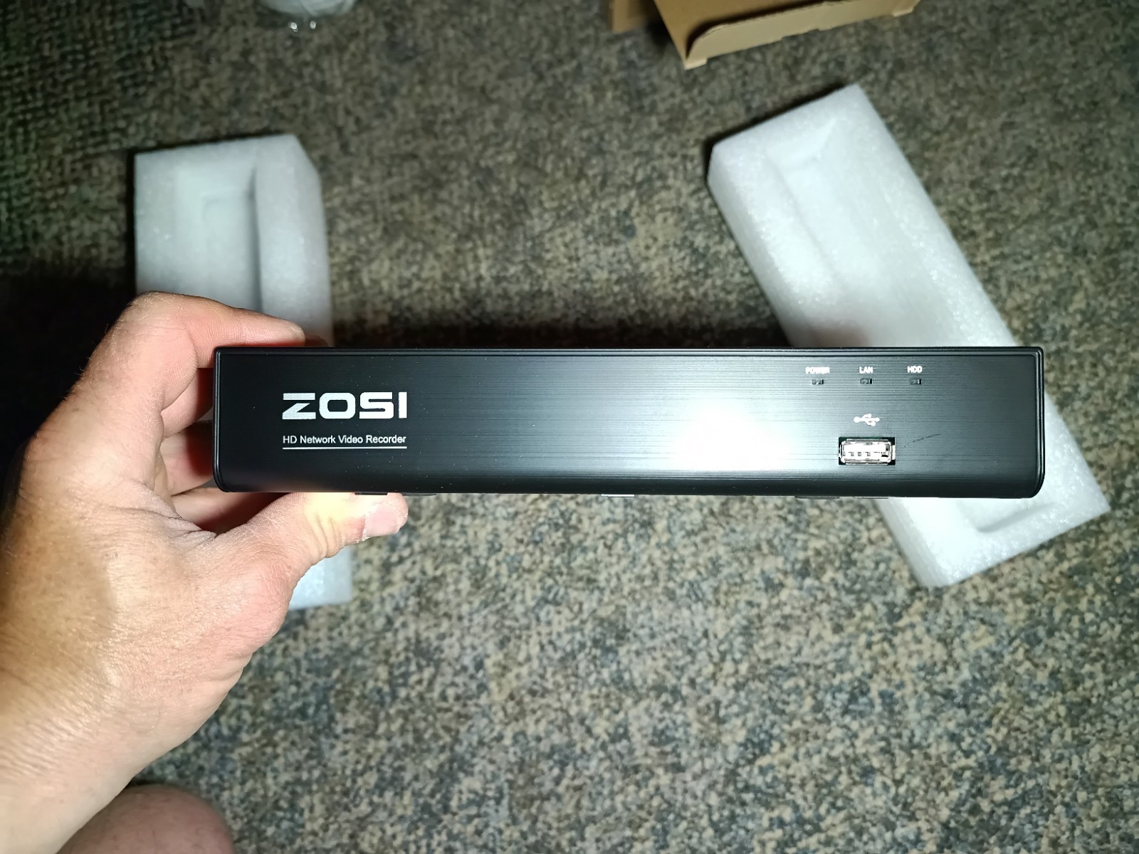 NIB Zosi 8HQ-4295B4-20-US POE 8 Chan (4)5MP Cameras With 4K NVR & Patch Cables