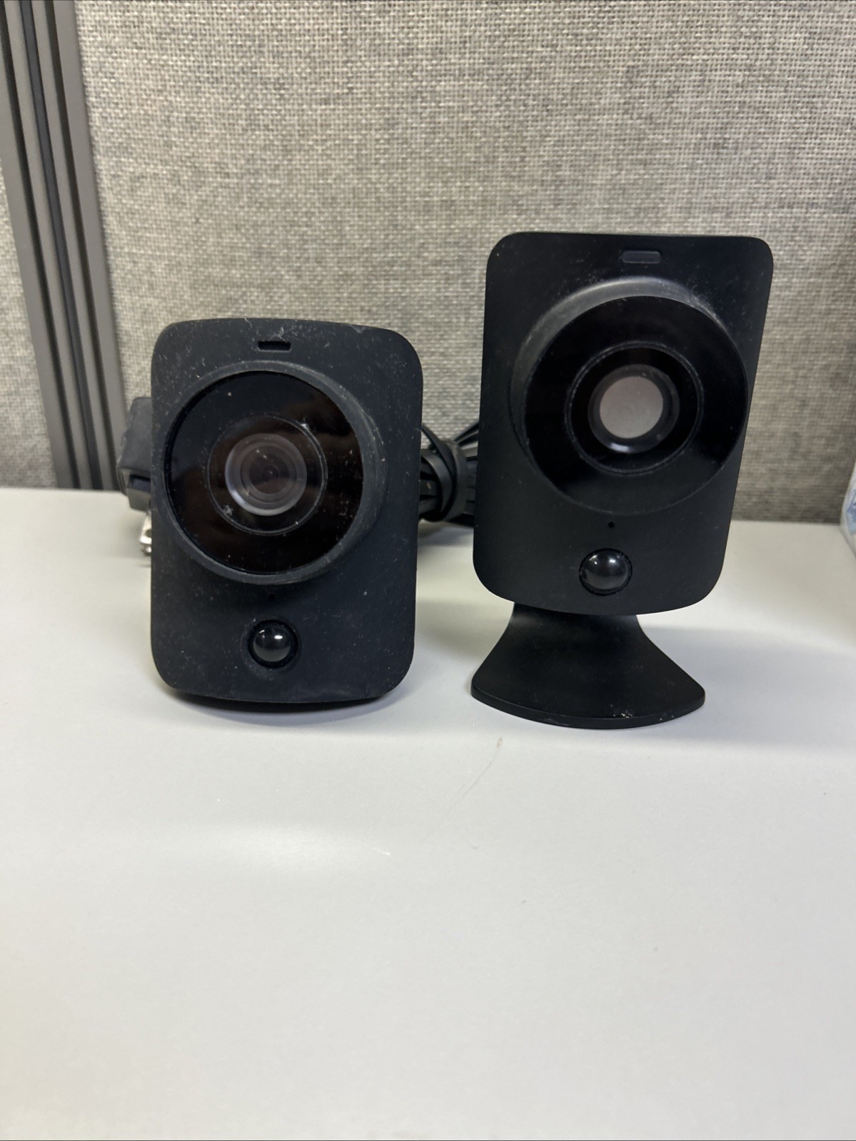 SimpliSafe Security HD Camera with cover & One Indoor Camera USED See Photos