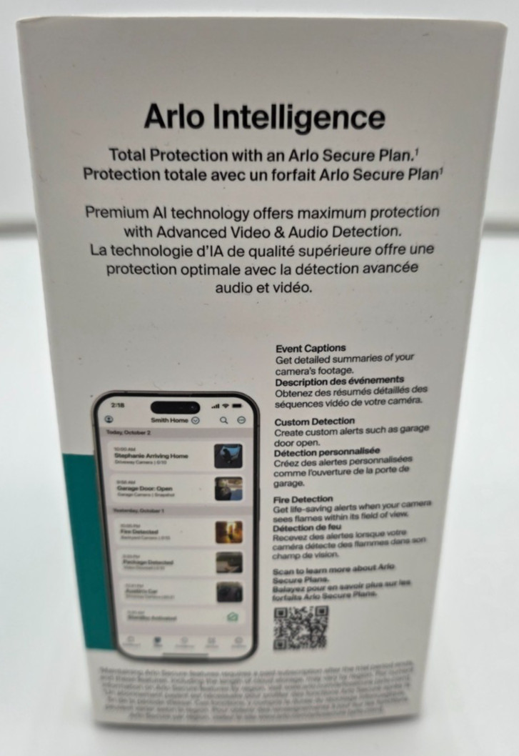 Arlo Essential 2K Camera White Wired Plug-In Outdoor WiFi + Spotlight 6Mo Plan