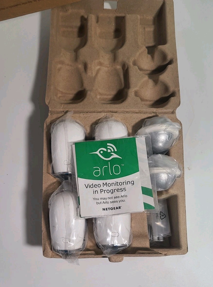 Netgear Arlo VMC3430-100NAS Wireless Add-On Security Cameras / Magnetic Mount