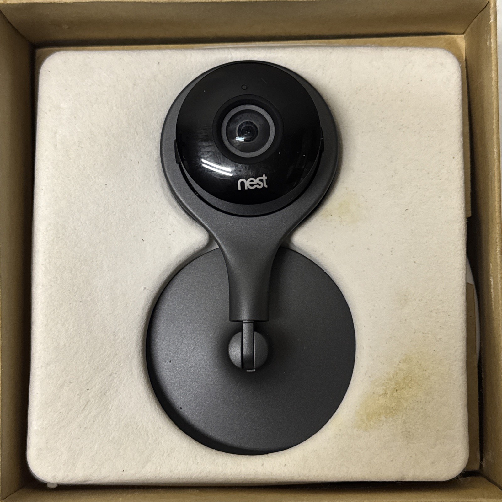 Google Nest Cam Indoor Security Plug-in Wi-Fi Camera NC1102ES A0005