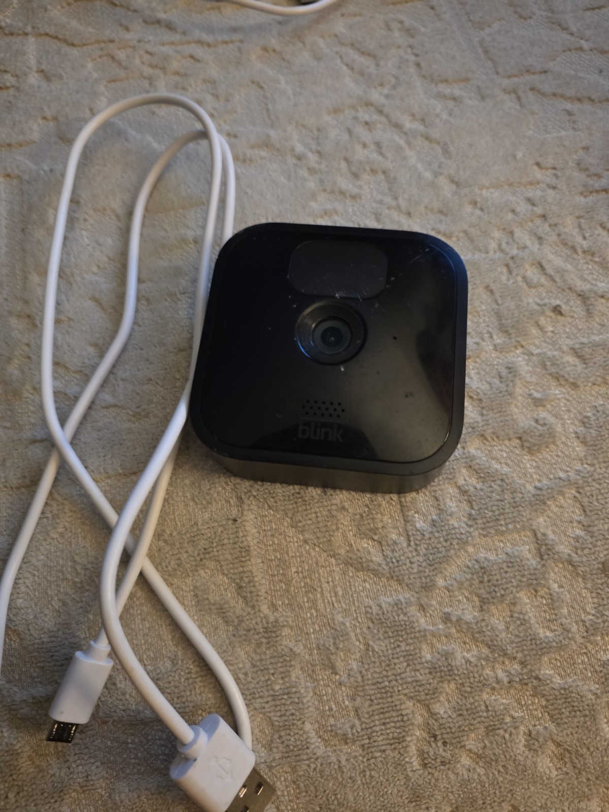 Blink Wireless Indoor/Outdoor Security Camera w/ Sync Module 2 USB Cable Alexa