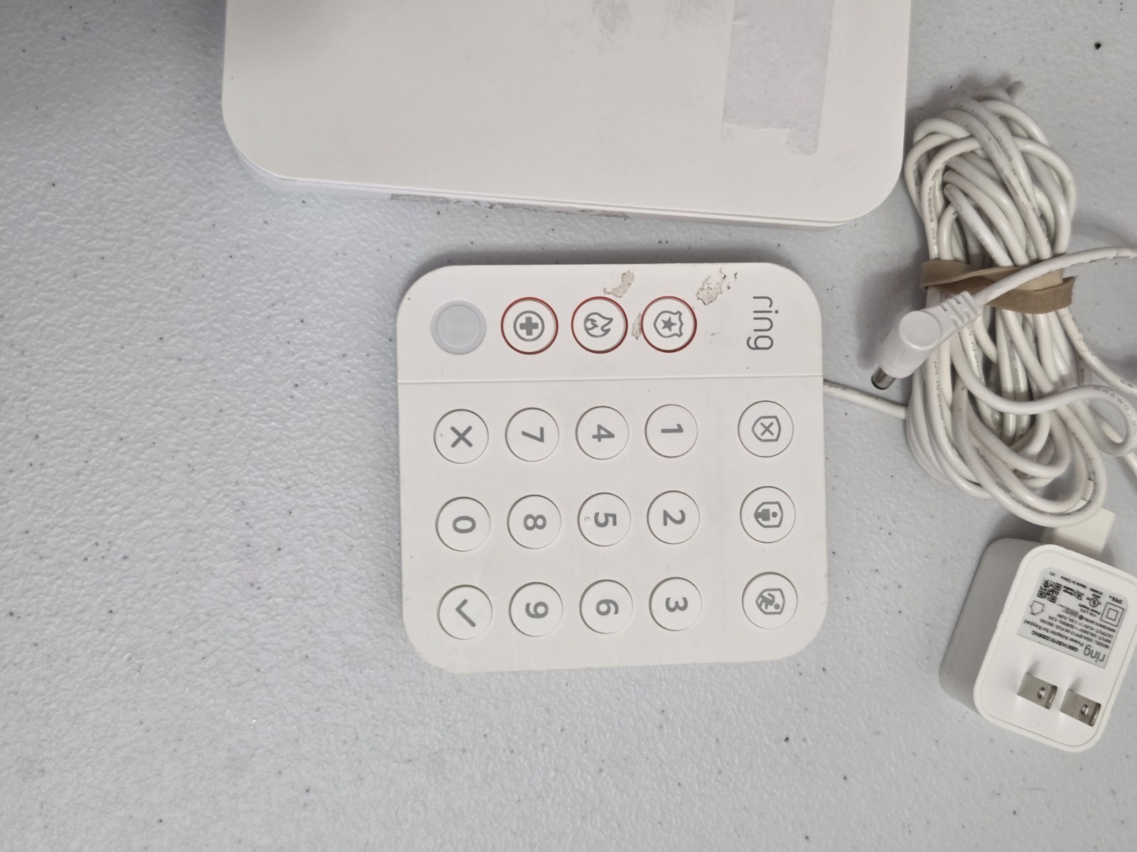 Ring Alarm Base Station 4HB1U9-0EN0 And Keypad 5AT2S7