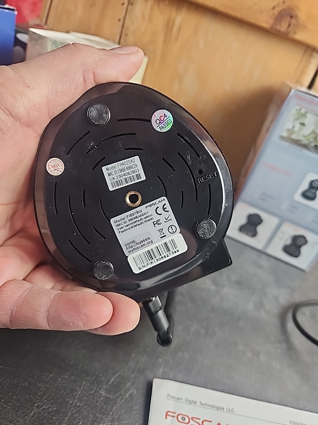 Foscam fi8918w ip wireless wired camera