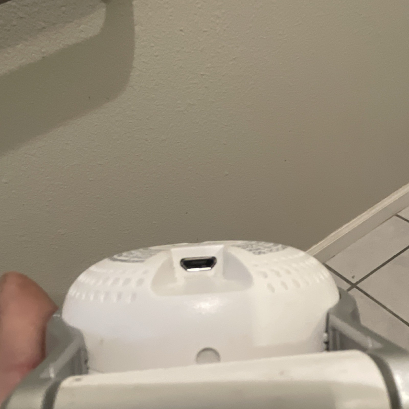 Honeywell Lyric C2 Wi-Fi IP Surveillance Camera White USB Powered
